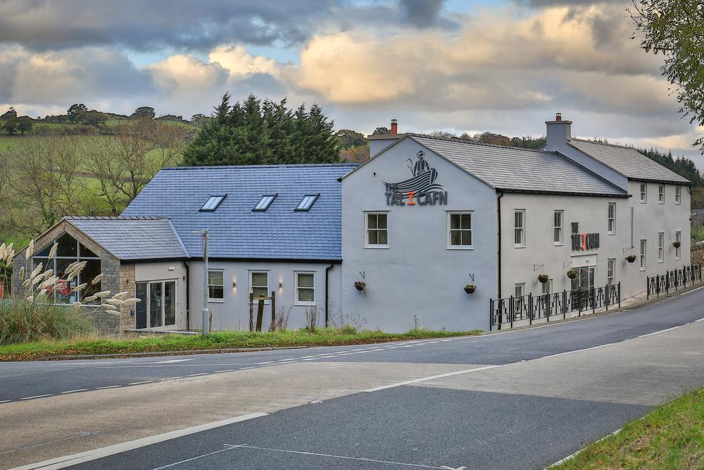 Tal Y Cafn Free House Tal-y-Cafn Bagian luar foto